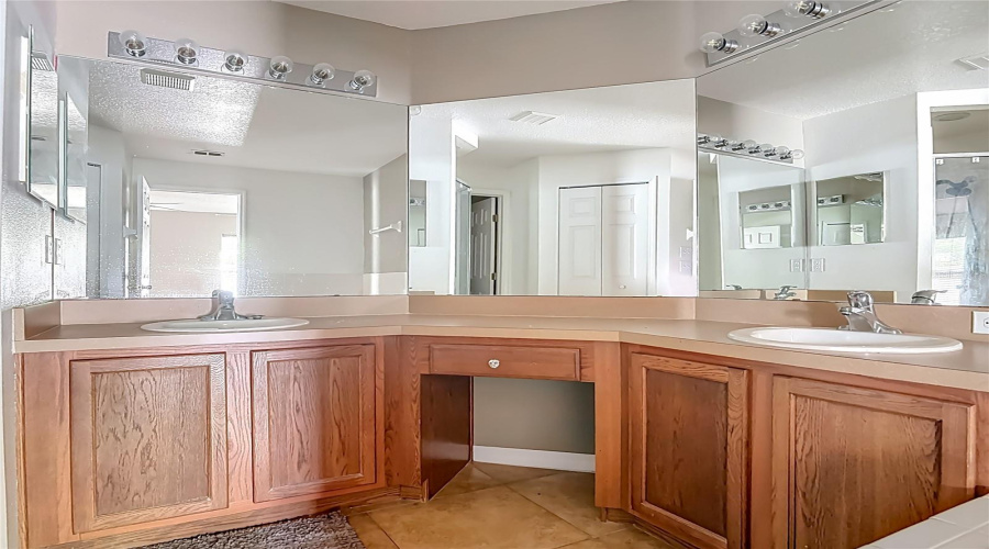 Orange City, Florida 32763, 3 Bedroom Bedrooms, ,2 Bathroombathrooms,Residential,For Sale,Spring Cavern,0,Mfro6348809