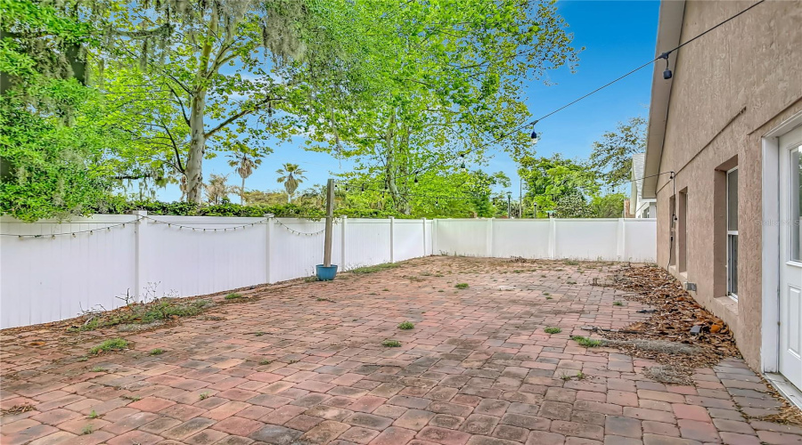 Orange City, Florida 32763, 3 Bedroom Bedrooms, ,2 Bathroombathrooms,Residential,For Sale,Spring Cavern,0,Mfro6348809