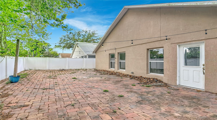Orange City, Florida 32763, 3 Bedroom Bedrooms, ,2 Bathroombathrooms,Residential,For Sale,Spring Cavern,0,Mfro6348809