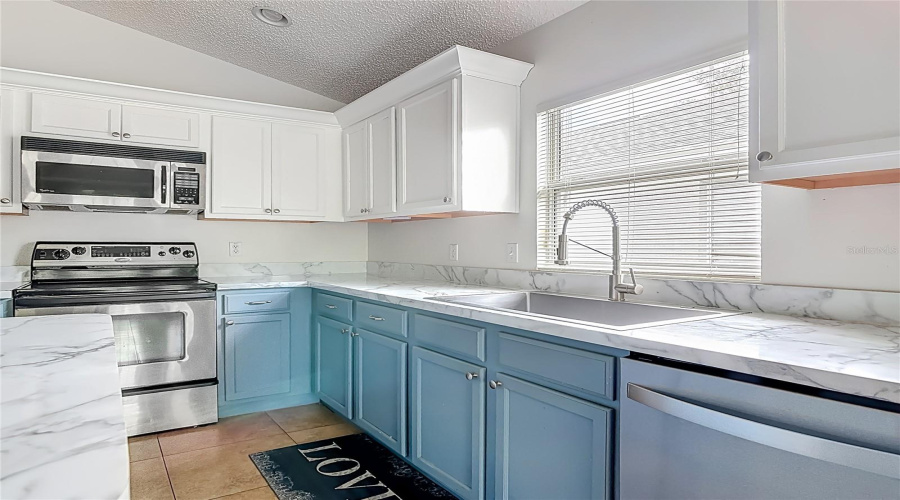 Orange City, Florida 32763, 3 Bedroom Bedrooms, ,2 Bathroombathrooms,Residential,For Sale,Spring Cavern,0,Mfro6348809