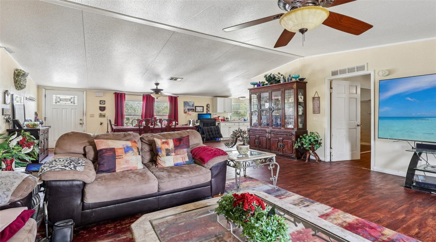 St Cloud, Florida 34773, 5 Bedroom Bedrooms, ,2 Bathroombathrooms,Residential,For Sale,Mercury,0,Mfro6409347