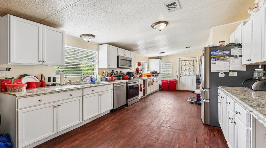 St Cloud, Florida 34773, 5 Bedroom Bedrooms, ,2 Bathroombathrooms,Residential,For Sale,Mercury,0,Mfro6409347