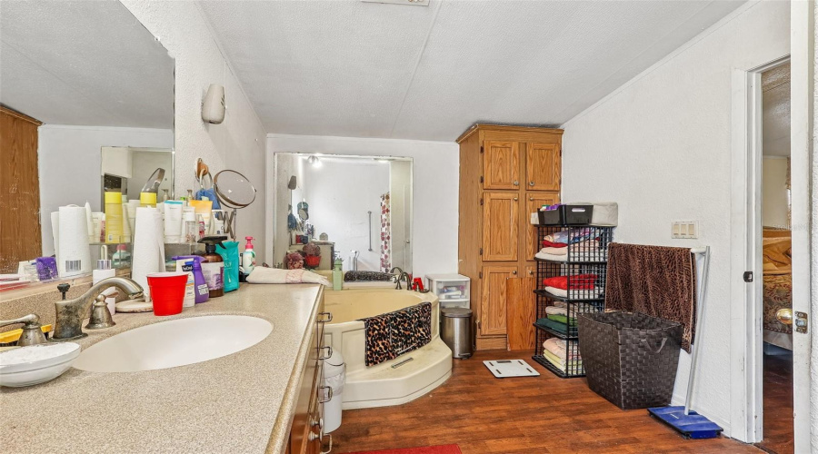 St Cloud, Florida 34773, 5 Bedroom Bedrooms, ,2 Bathroombathrooms,Residential,For Sale,Mercury,0,Mfro6409347