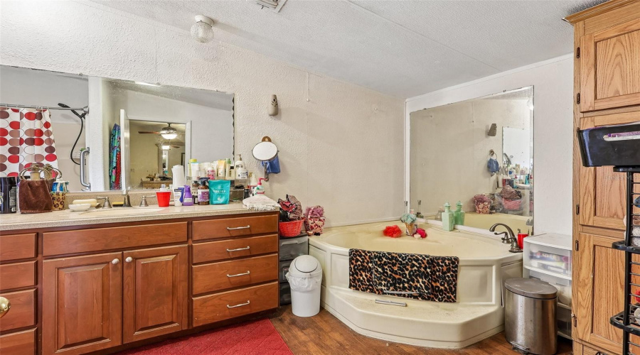 St Cloud, Florida 34773, 5 Bedroom Bedrooms, ,2 Bathroombathrooms,Residential,For Sale,Mercury,0,Mfro6409347