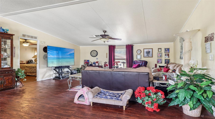 St Cloud, Florida 34773, 5 Bedroom Bedrooms, ,2 Bathroombathrooms,Residential,For Sale,Mercury,0,Mfro6409347