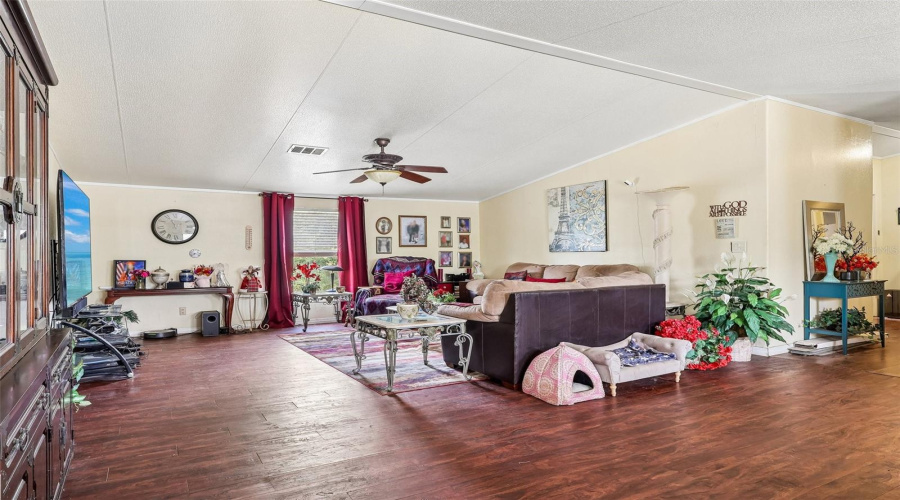 St Cloud, Florida 34773, 5 Bedroom Bedrooms, ,2 Bathroombathrooms,Residential,For Sale,Mercury,0,Mfro6409347