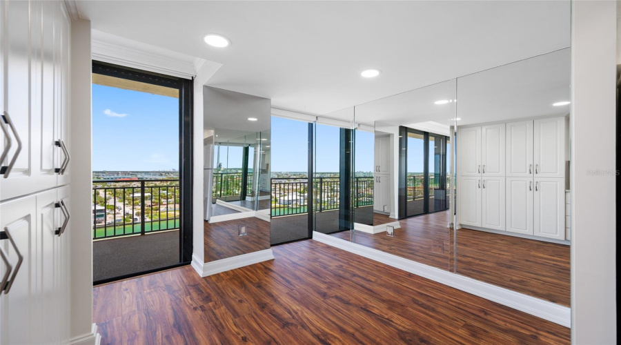 Treasure Island, Florida 33706, 2 Bedroom Bedrooms, ,2 Bathroombathrooms,Residential,For Sale,Bayshore,0,Mfrtb8539996