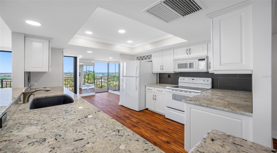 Treasure Island, Florida 33706, 2 Bedroom Bedrooms, ,2 Bathroombathrooms,Residential,For Sale,Bayshore,0,Mfrtb8539996