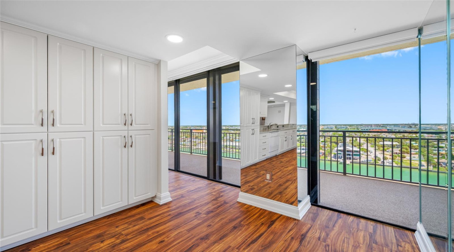 Treasure Island, Florida 33706, 2 Bedroom Bedrooms, ,2 Bathroombathrooms,Residential,For Sale,Bayshore,0,Mfrtb8539996