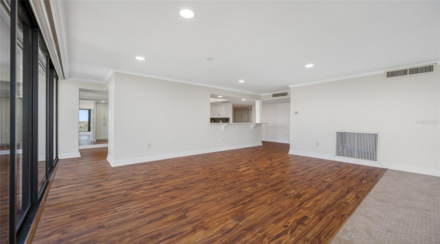 Treasure Island, Florida 33706, 2 Bedroom Bedrooms, ,2 Bathroombathrooms,Residential,For Sale,Bayshore,0,Mfrtb8539996