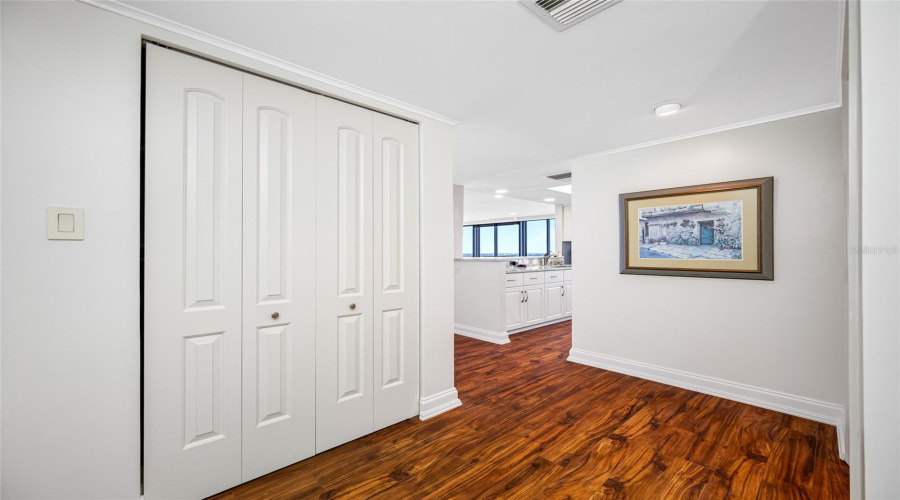Treasure Island, Florida 33706, 2 Bedroom Bedrooms, ,2 Bathroombathrooms,Residential,For Sale,Bayshore,0,Mfrtb8539996