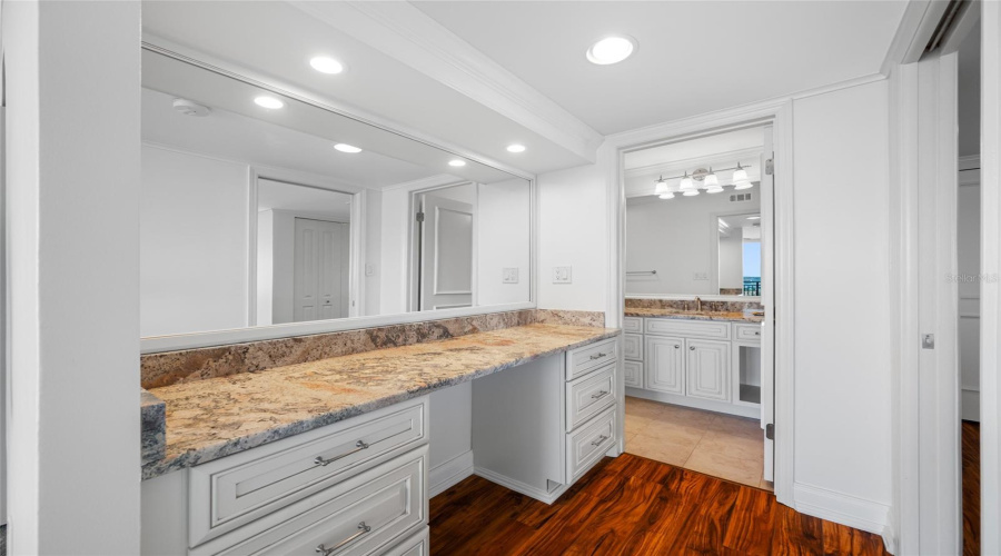 Treasure Island, Florida 33706, 2 Bedroom Bedrooms, ,2 Bathroombathrooms,Residential,For Sale,Bayshore,0,Mfrtb8539996