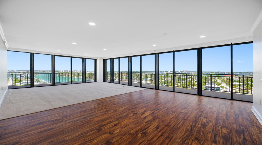 Treasure Island, Florida 33706, 2 Bedroom Bedrooms, ,2 Bathroombathrooms,Residential,For Sale,Bayshore,0,Mfrtb8539996