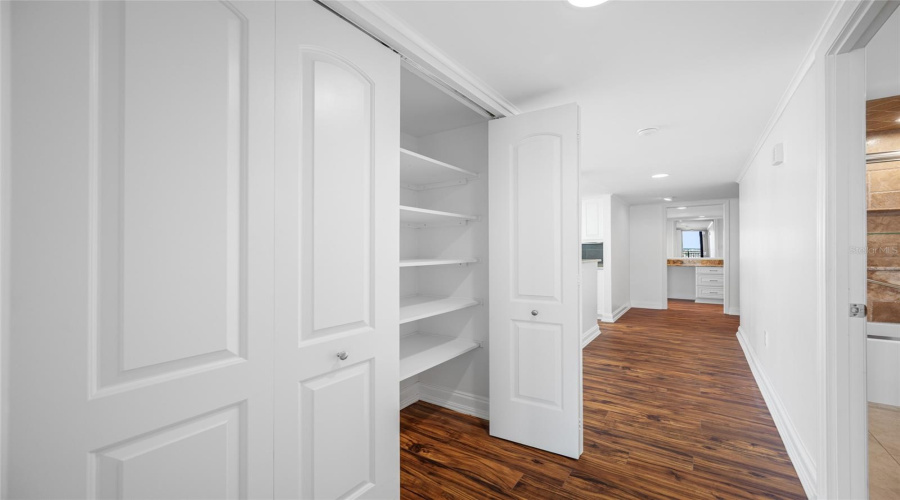 Treasure Island, Florida 33706, 2 Bedroom Bedrooms, ,2 Bathroombathrooms,Residential,For Sale,Bayshore,0,Mfrtb8539996