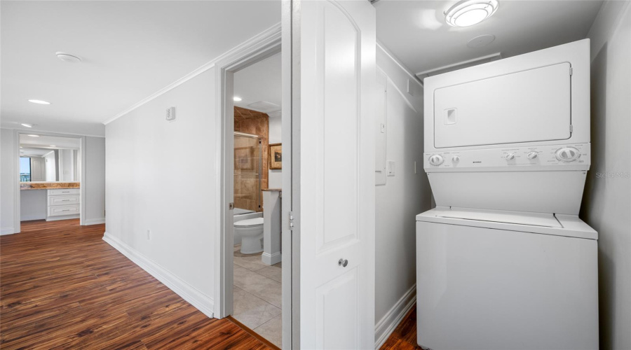 Treasure Island, Florida 33706, 2 Bedroom Bedrooms, ,2 Bathroombathrooms,Residential,For Sale,Bayshore,0,Mfrtb8539996