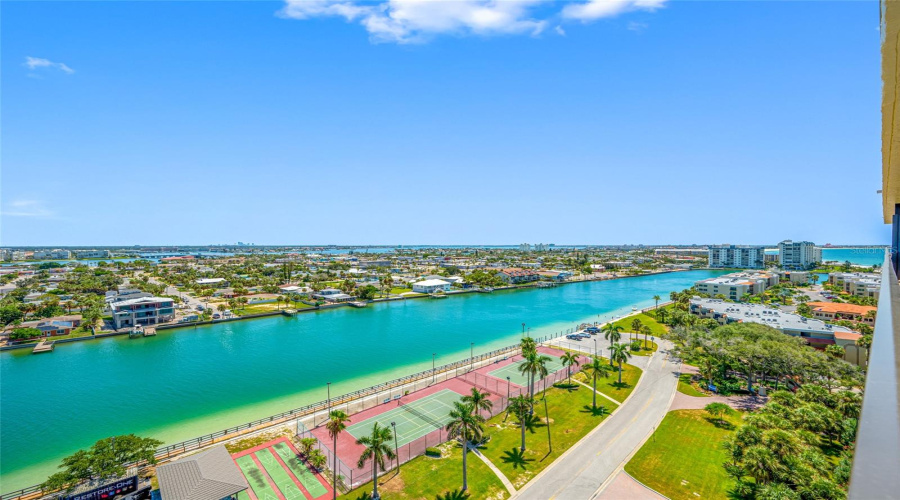 Treasure Island, Florida 33706, 2 Bedroom Bedrooms, ,2 Bathroombathrooms,Residential,For Sale,Bayshore,0,Mfrtb8539996