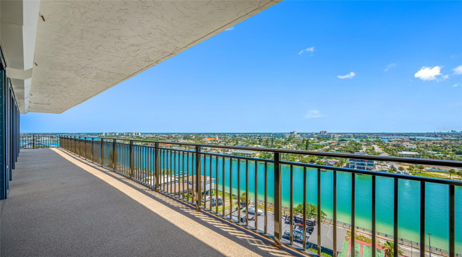 Treasure Island, Florida 33706, 2 Bedroom Bedrooms, ,2 Bathroombathrooms,Residential,For Sale,Bayshore,0,Mfrtb8539996