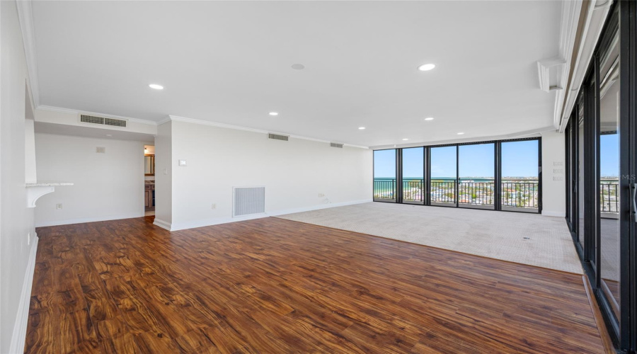 Treasure Island, Florida 33706, 2 Bedroom Bedrooms, ,2 Bathroombathrooms,Residential,For Sale,Bayshore,0,Mfrtb8539996