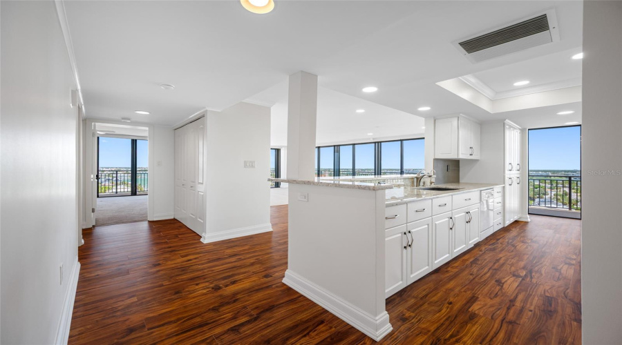 Treasure Island, Florida 33706, 2 Bedroom Bedrooms, ,2 Bathroombathrooms,Residential,For Sale,Bayshore,0,Mfrtb8539996
