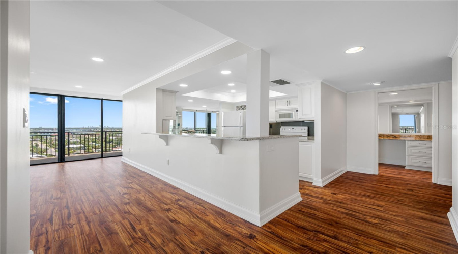 Treasure Island, Florida 33706, 2 Bedroom Bedrooms, ,2 Bathroombathrooms,Residential,For Sale,Bayshore,0,Mfrtb8539996
