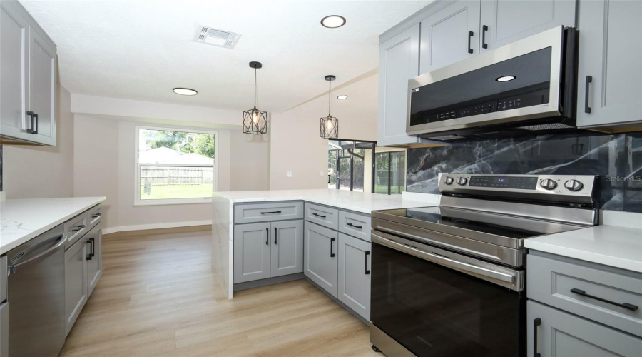 Maitland, Florida 32751, 3 Bedroom Bedrooms, ,2 Bathroombathrooms,Residential,For Sale,Robinhood,0,Mfro6434035