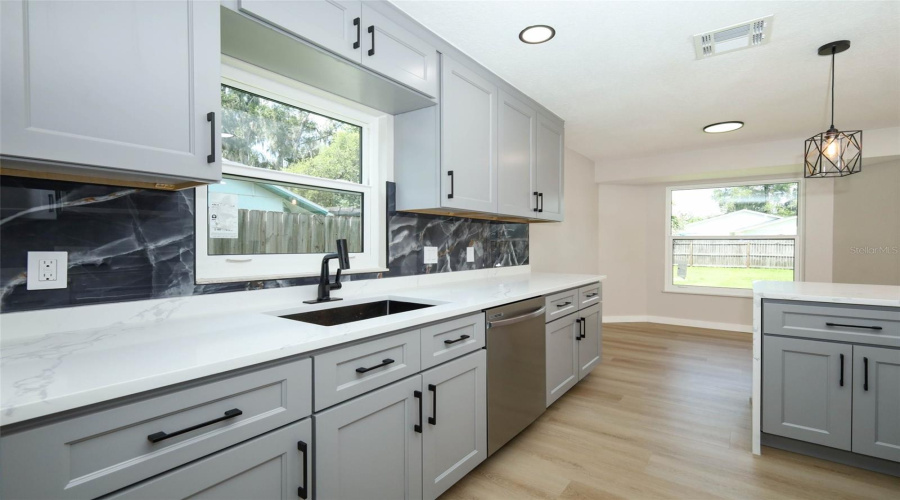 Maitland, Florida 32751, 3 Bedroom Bedrooms, ,2 Bathroombathrooms,Residential,For Sale,Robinhood,0,Mfro6434035