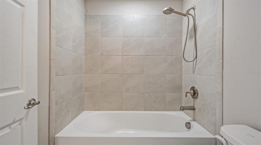 Riverview, Florida 33579, 5 Bedroom Bedrooms, ,3 Bathroombathrooms,Residential,For Sale,Lakeview Oaks,0,Mfrtb8510241