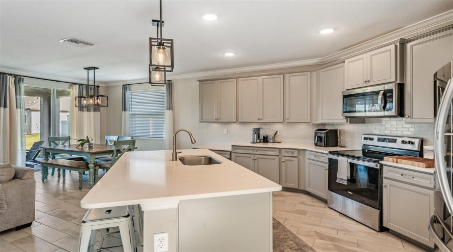Riverview, Florida 33579, 5 Bedroom Bedrooms, ,3 Bathroombathrooms,Residential,For Sale,Lakeview Oaks,0,Mfrtb8510241