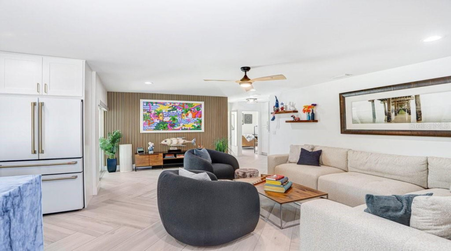 Tampa, Florida 33634, 4 Bedroom Bedrooms, ,2 Bathroombathrooms,Residential,For Sale,Venetian,0,Mfrtb8497333