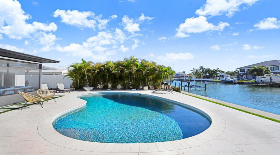 Tampa, Florida 33634, 4 Bedroom Bedrooms, ,2 Bathroombathrooms,Residential,For Sale,Venetian,0,Mfrtb8497333