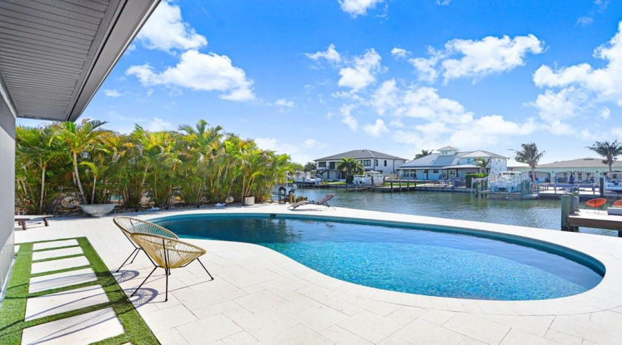 Tampa, Florida 33634, 4 Bedroom Bedrooms, ,2 Bathroombathrooms,Residential,For Sale,Venetian,0,Mfrtb8497333