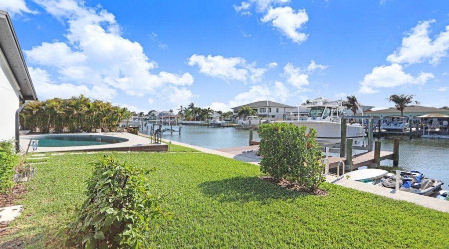 Tampa, Florida 33634, 4 Bedroom Bedrooms, ,2 Bathroombathrooms,Residential,For Sale,Venetian,0,Mfrtb8497333