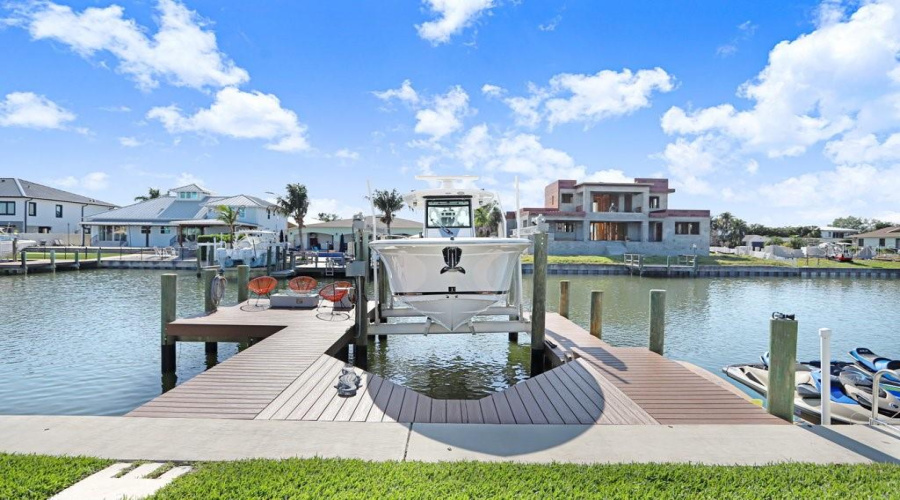 Tampa, Florida 33634, 4 Bedroom Bedrooms, ,2 Bathroombathrooms,Residential,For Sale,Venetian,0,Mfrtb8497333