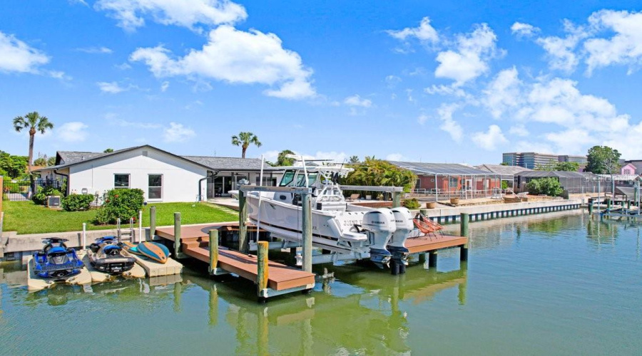 Tampa, Florida 33634, 4 Bedroom Bedrooms, ,2 Bathroombathrooms,Residential,For Sale,Venetian,0,Mfrtb8497333