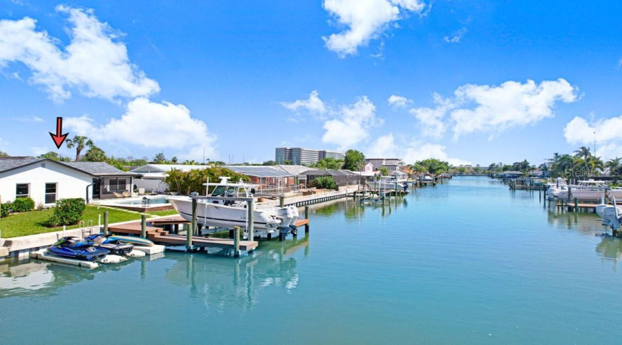 Tampa, Florida 33634, 4 Bedroom Bedrooms, ,2 Bathroombathrooms,Residential,For Sale,Venetian,0,Mfrtb8497333
