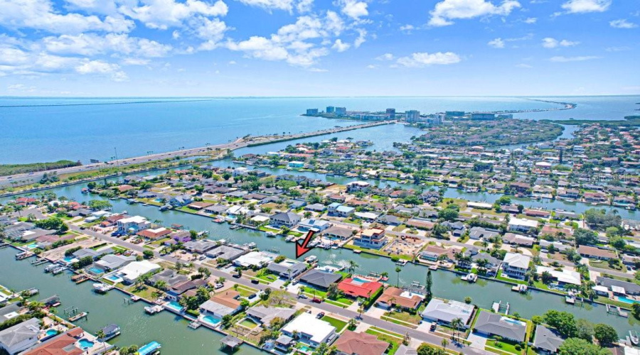 Tampa, Florida 33634, 4 Bedroom Bedrooms, ,2 Bathroombathrooms,Residential,For Sale,Venetian,0,Mfrtb8497333