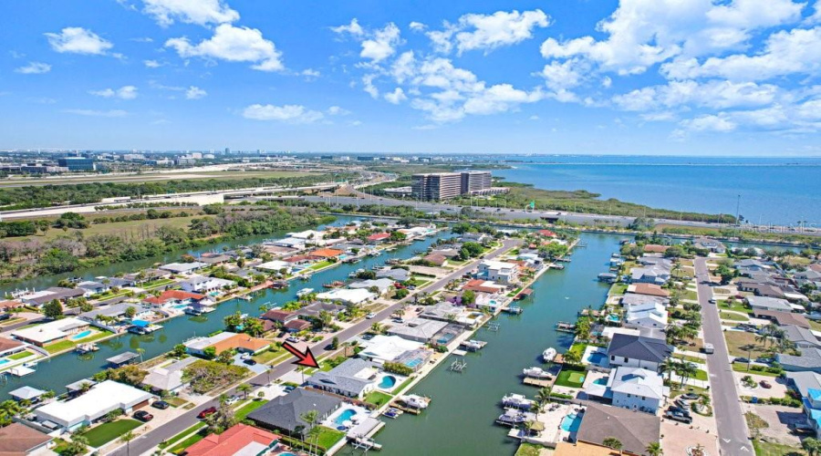 Tampa, Florida 33634, 4 Bedroom Bedrooms, ,2 Bathroombathrooms,Residential,For Sale,Venetian,0,Mfrtb8497333