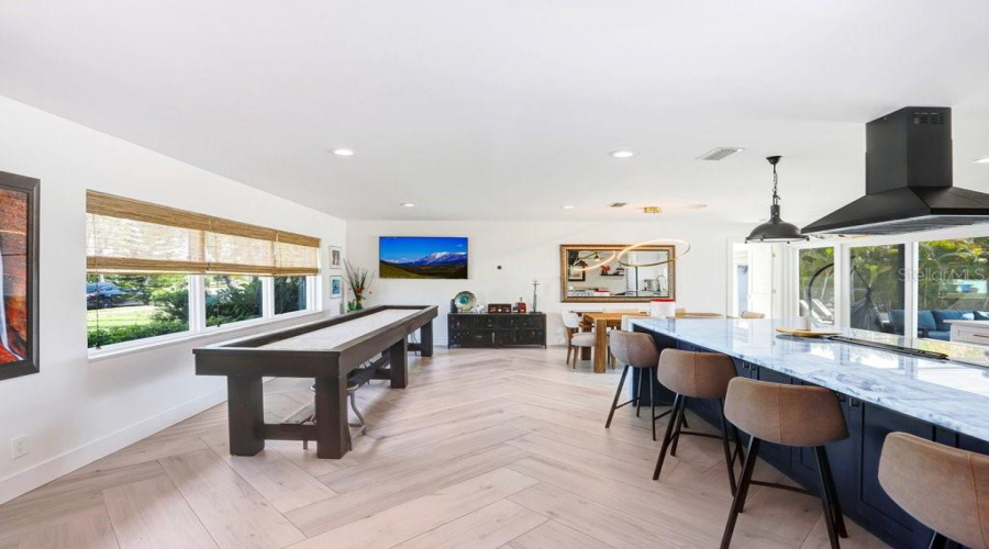 Tampa, Florida 33634, 4 Bedroom Bedrooms, ,2 Bathroombathrooms,Residential,For Sale,Venetian,0,Mfrtb8497333