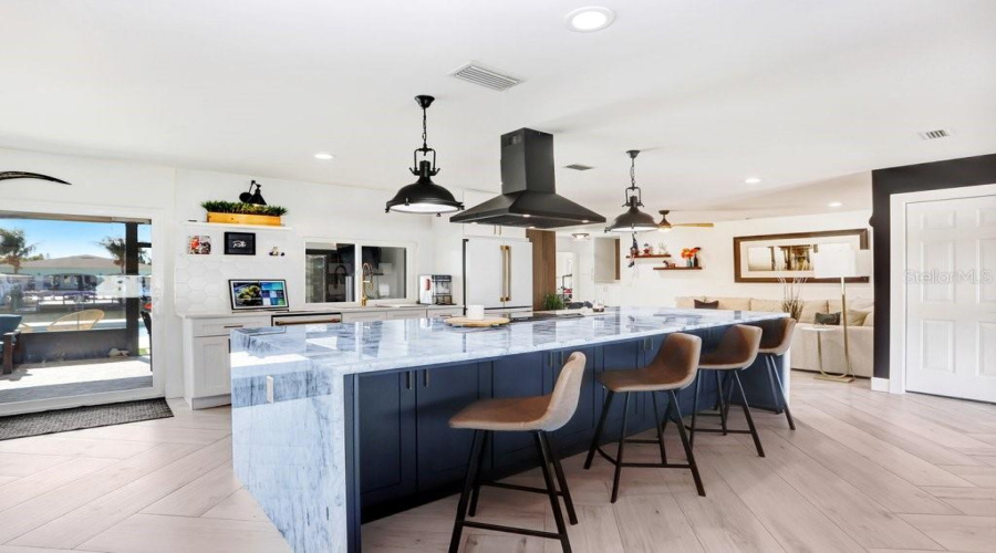 Tampa, Florida 33634, 4 Bedroom Bedrooms, ,2 Bathroombathrooms,Residential,For Sale,Venetian,0,Mfrtb8497333