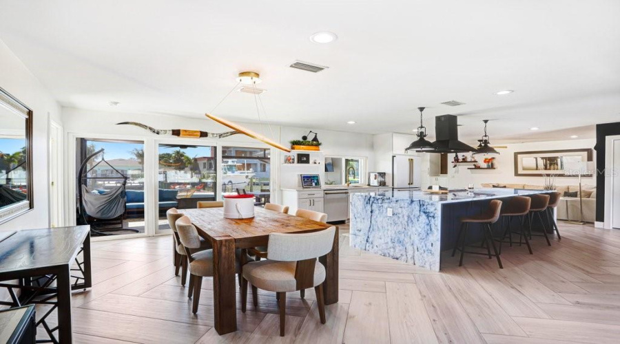 Tampa, Florida 33634, 4 Bedroom Bedrooms, ,2 Bathroombathrooms,Residential,For Sale,Venetian,0,Mfrtb8497333