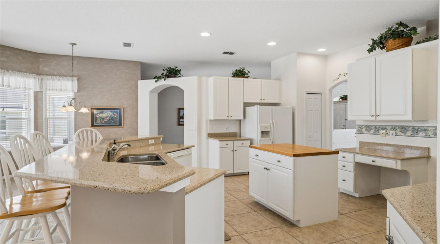 Davenport, Florida 33896, 4 Bedroom Bedrooms, ,3 Bathroombathrooms,Residential,For Sale,Via Mariel East,0,Mfro6418014