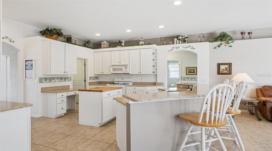 Davenport, Florida 33896, 4 Bedroom Bedrooms, ,3 Bathroombathrooms,Residential,For Sale,Via Mariel East,0,Mfro6418014
