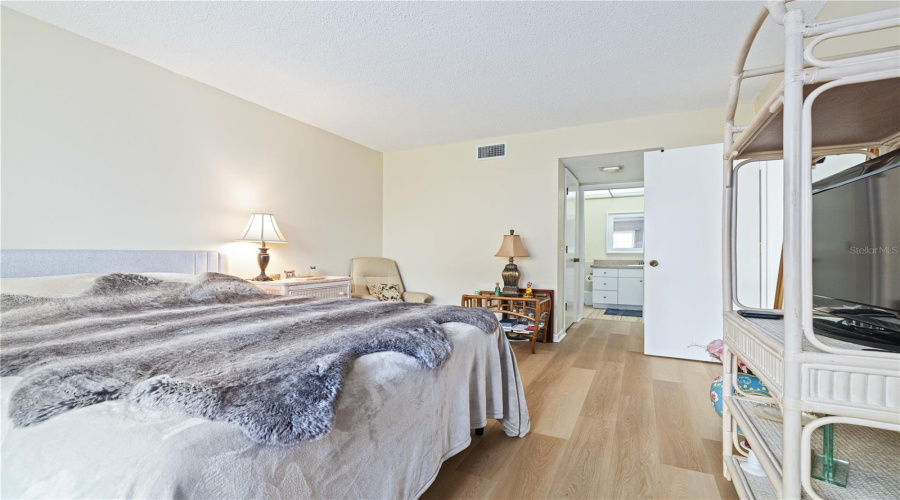 Clearwater, Florida 33764, 1 Bedroom Bedrooms, ,1 Bathroombathrooms,Residential,For Sale,Us Highway 19,0,Mfrtb8538220