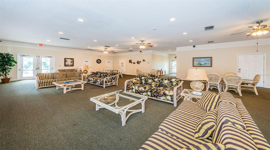 Tarpon Springs, Florida 34689, 2 Bedroom Bedrooms, ,2 Bathroombathrooms,Residential,For Sale,Seascape,0,Mfrtb8526235