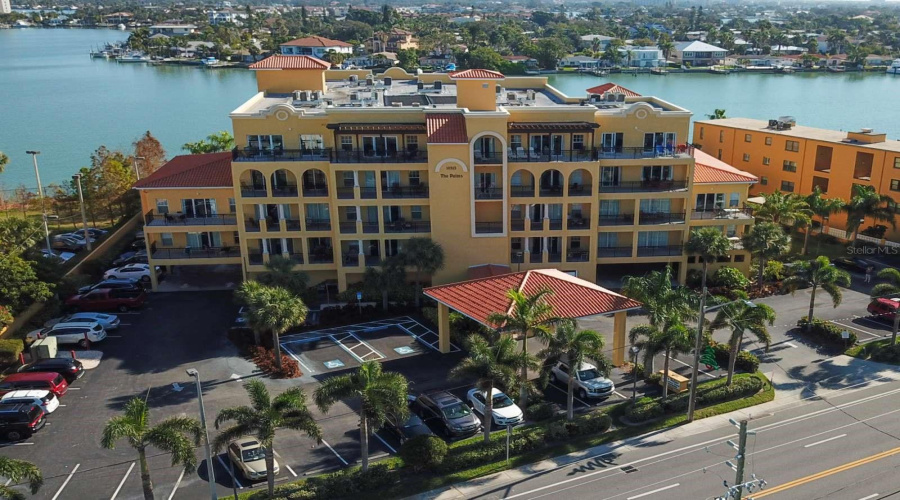 Treasure Island, Florida 33706, 2 Bedroom Bedrooms, ,2 Bathroombathrooms,Residential,For Sale,Gulf,0,Mfrtb8532583