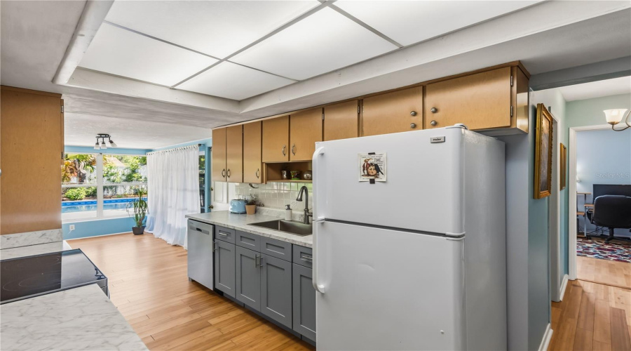 Clearwater, Florida 33755, 3 Bedroom Bedrooms, ,2 Bathroombathrooms,Residential,For Sale,Erin,0,Mfrtb8504501