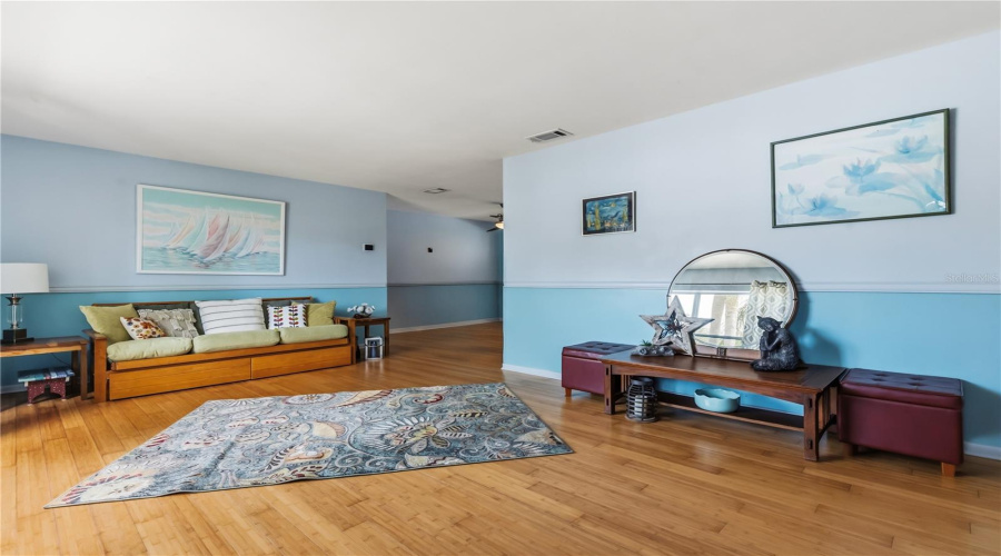 Clearwater, Florida 33755, 3 Bedroom Bedrooms, ,2 Bathroombathrooms,Residential,For Sale,Erin,0,Mfrtb8504501