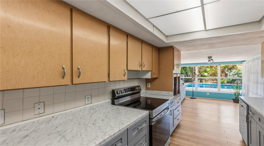 Clearwater, Florida 33755, 3 Bedroom Bedrooms, ,2 Bathroombathrooms,Residential,For Sale,Erin,0,Mfrtb8504501