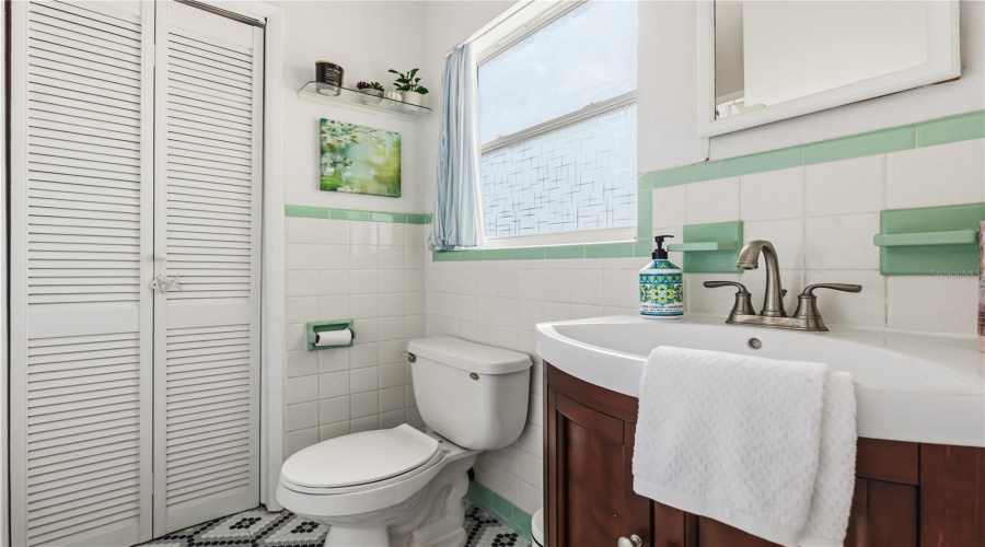 Clearwater, Florida 33755, 3 Bedroom Bedrooms, ,2 Bathroombathrooms,Residential,For Sale,Erin,0,Mfrtb8504501