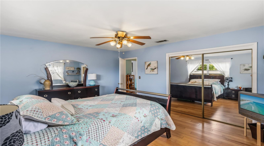 Clearwater, Florida 33755, 3 Bedroom Bedrooms, ,2 Bathroombathrooms,Residential,For Sale,Erin,0,Mfrtb8504501